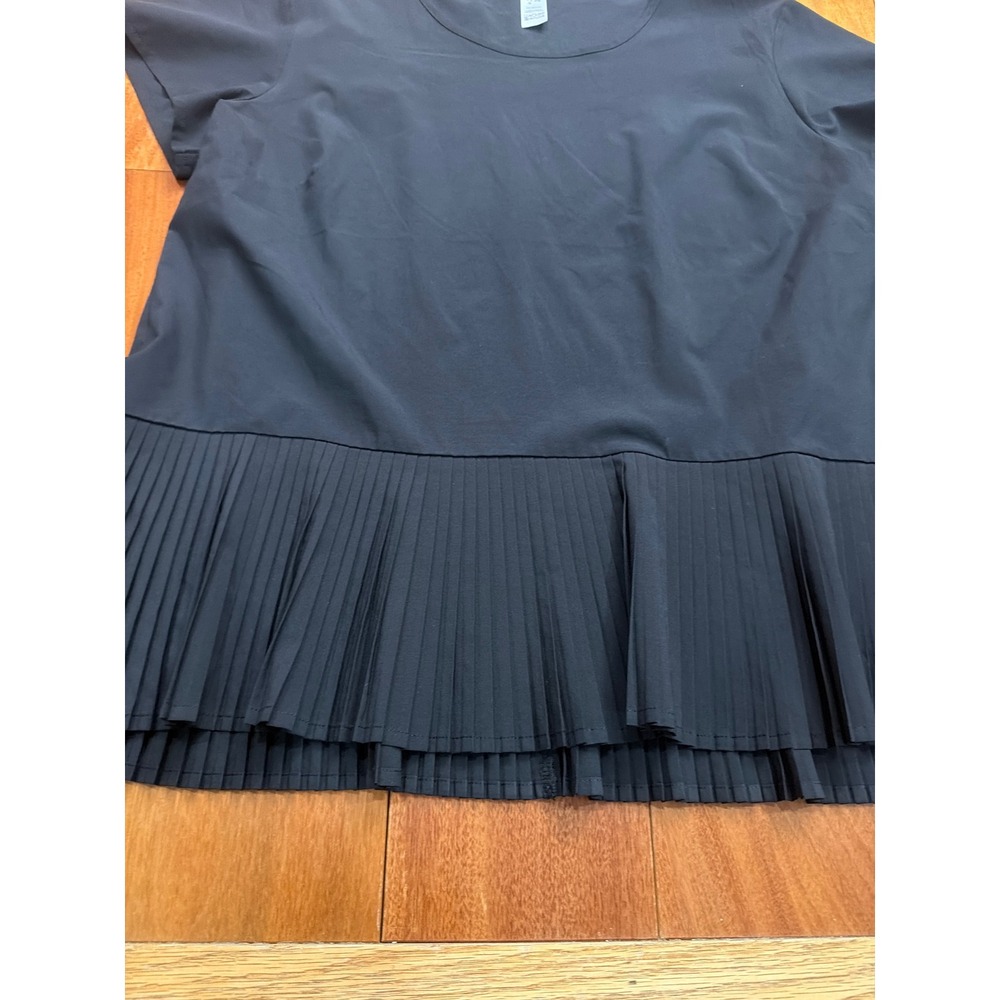 SPANX Black Short Sleeve Top with Pleated Hem - Picture 3 of 7